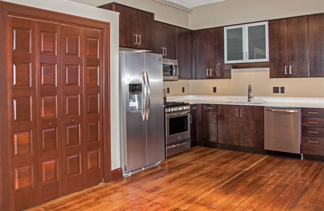611 Sycamore - 302