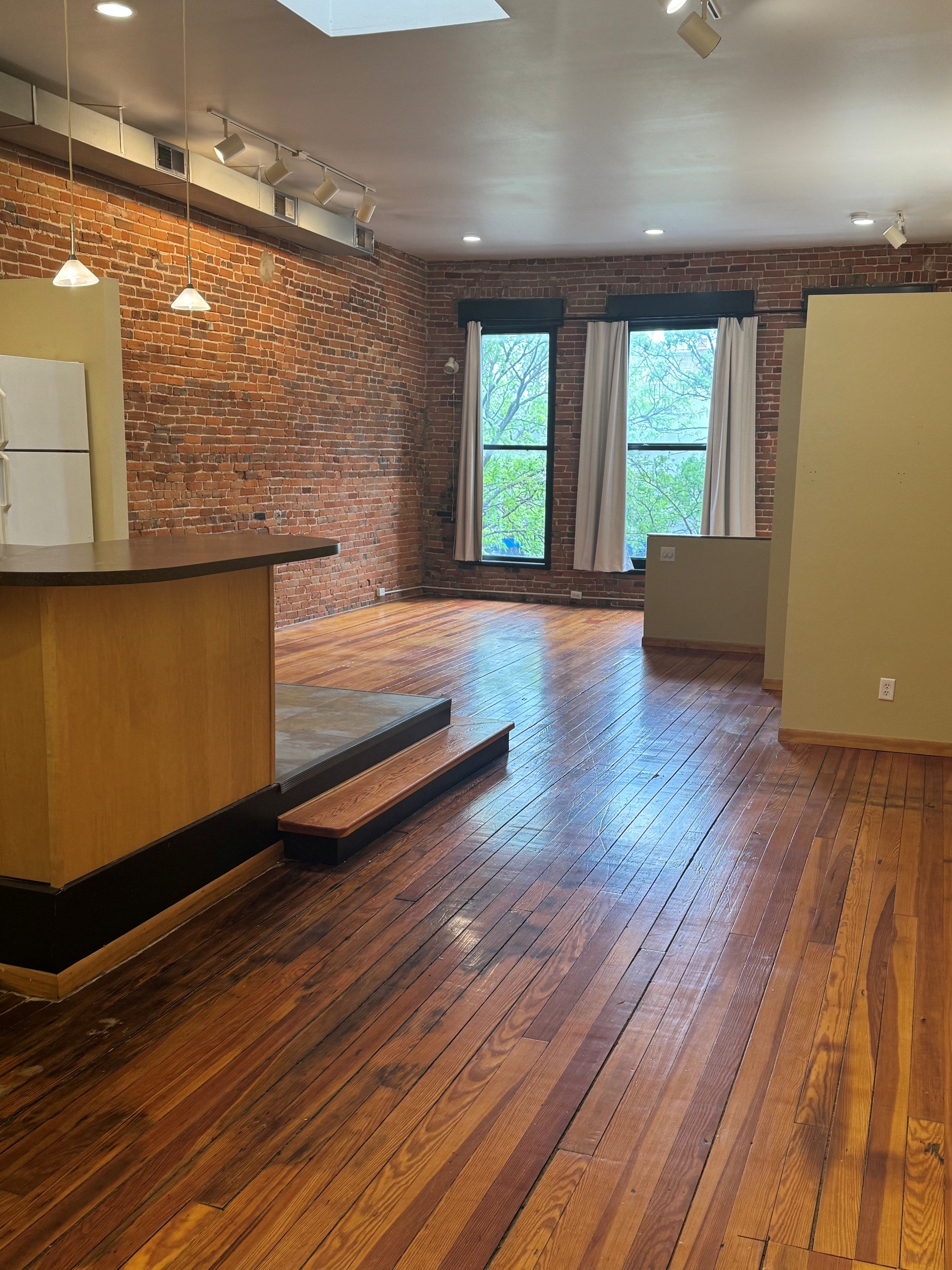 220-224 E 4th St - 204